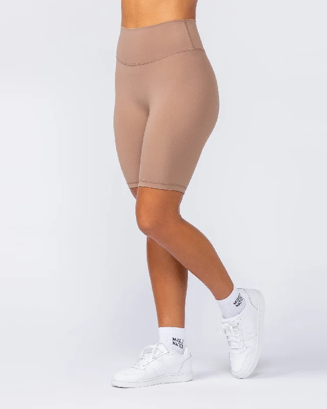 Zero Rise Everyday Referee Length Shorts - Cinnamon